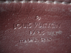 Louis Vuitton Vernis Amarante klíčenka