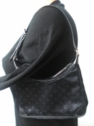 Louis Vuitton Black Boulogne Pochette