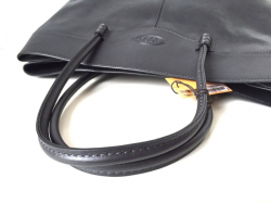Yves Sanit Laurent Monogram Quilted Leather Tote - kopie